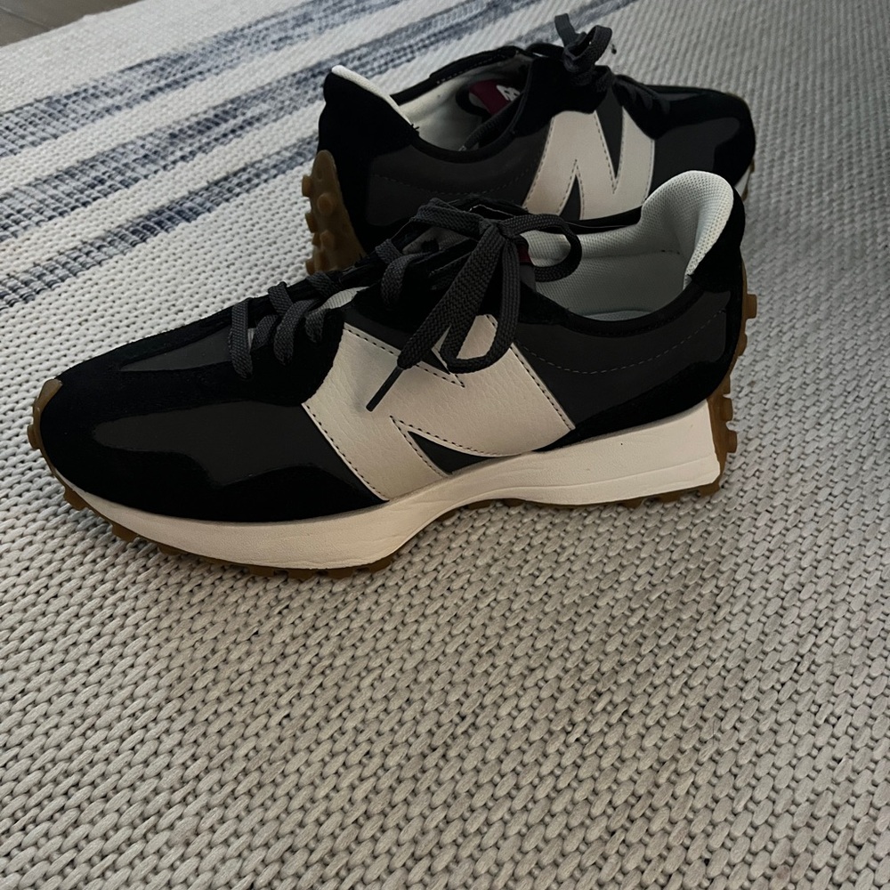 New Balance 327 Black and White Women's Sneakers